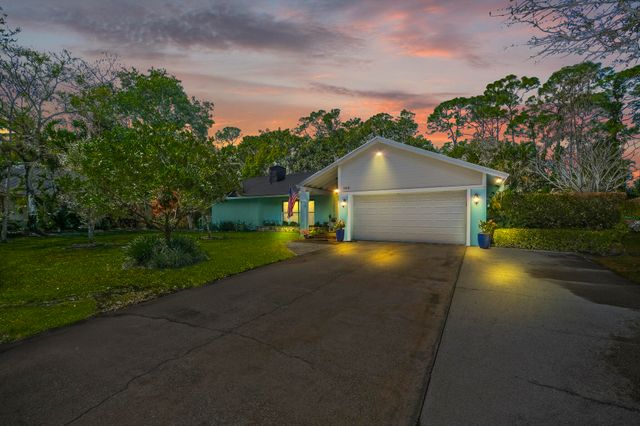 145 Sandy Pine Court, Wellington, FL 33414