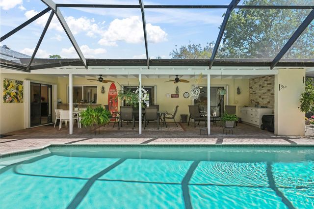 145 Sandy Pine Court, Wellington, FL 33414