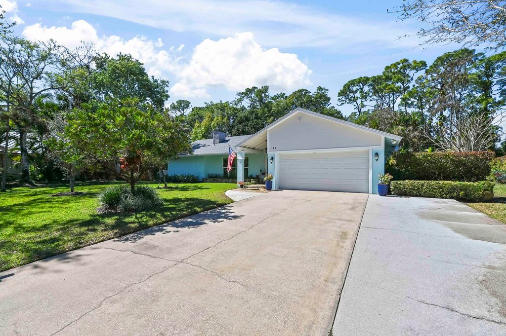 145 Sandy Pine Court, Wellington, FL 33414