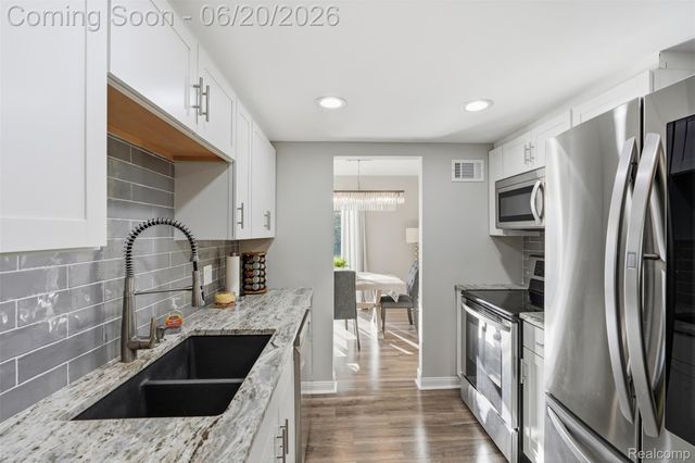 1120 Washington Circle, Northville, MI 48167