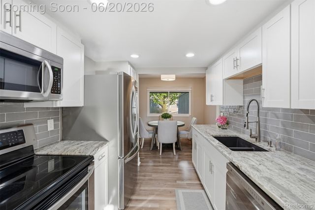 1120 Washington Circle, Northville, MI 48167