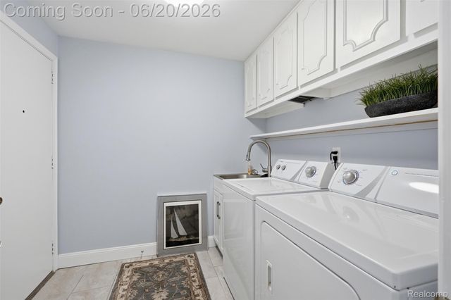 1120 Washington Circle, Northville, MI 48167