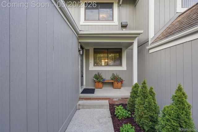 1120 Washington Circle, Northville, MI 48167