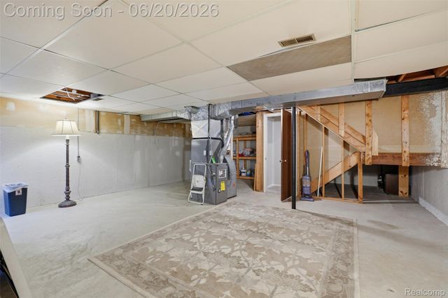 1120 Washington Circle, Northville, MI 48167