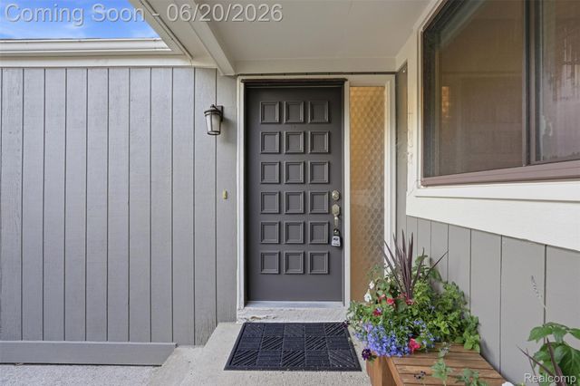 1120 Washington Circle, Northville, MI 48167