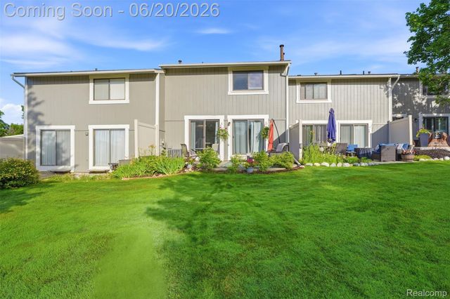 1120 Washington Circle, Northville, MI 48167