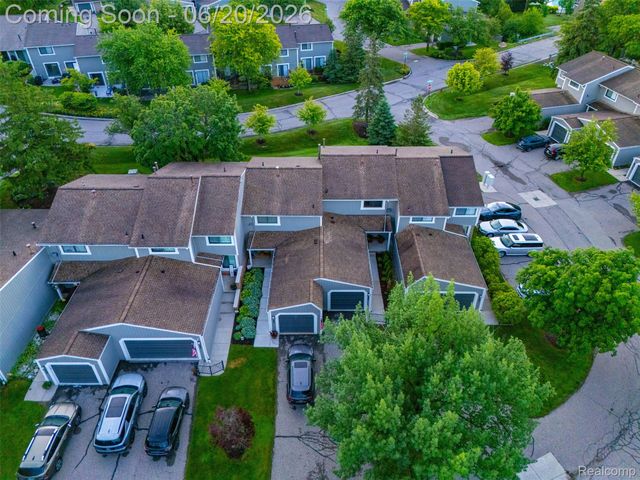 1120 Washington Circle, Northville, MI 48167