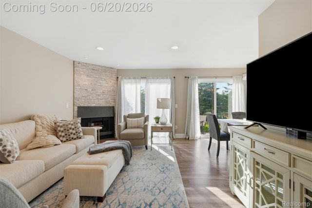 1120 Washington Circle, Northville, MI 48167