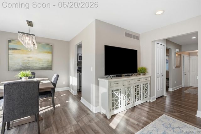 1120 Washington Circle, Northville, MI 48167