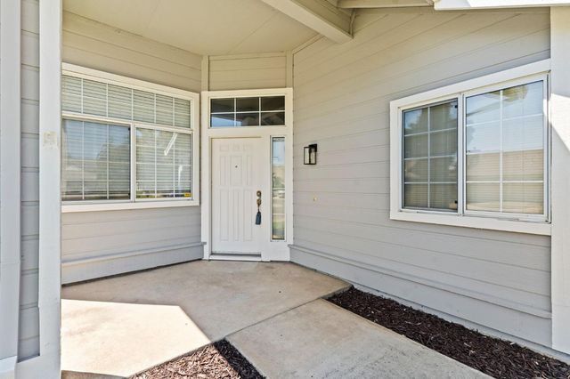 5416 Pearlstone Dr, Antelope, CA 95843