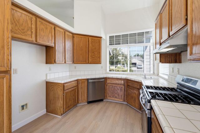 5416 Pearlstone Dr, Antelope, CA 95843