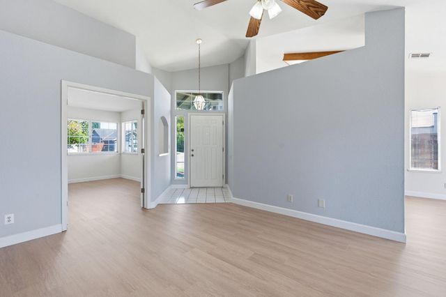 5416 Pearlstone Dr, Antelope, CA 95843