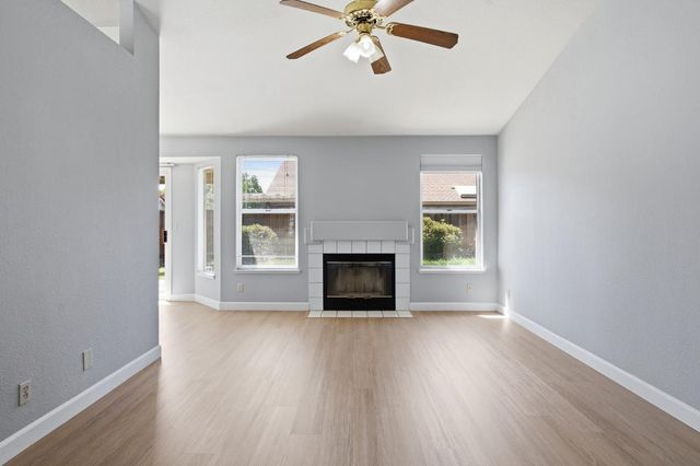 5416 Pearlstone Dr, Antelope, CA 95843