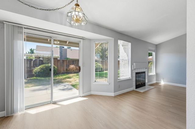 5416 Pearlstone Dr, Antelope, CA 95843