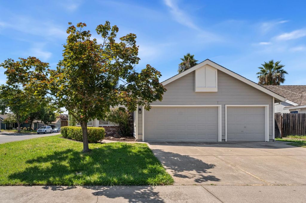 5416 Pearlstone Dr, Antelope, CA 95843