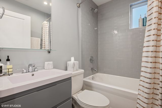3121 N Monticello Avenue 2, Chicago, IL 60618