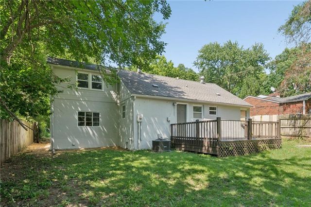 11225 E 14th Street, Independence, MO 64052