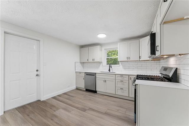 11225 E 14th Street, Independence, MO 64052
