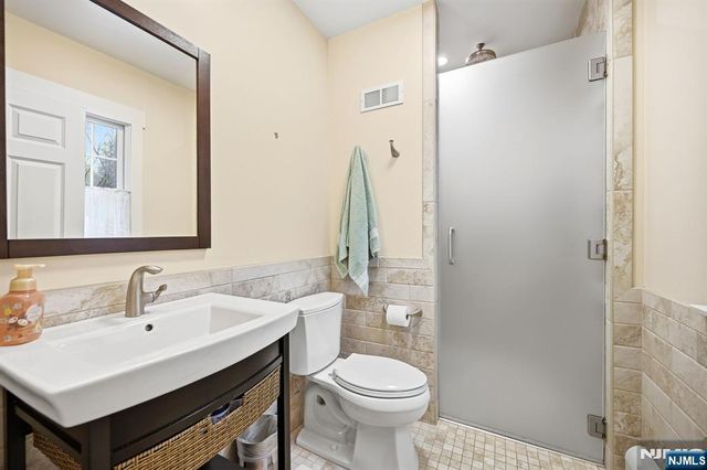 72 Fremont Avenue, Park Ridge, NJ 07656