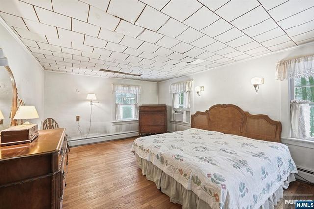 72 Fremont Avenue, Park Ridge, NJ 07656