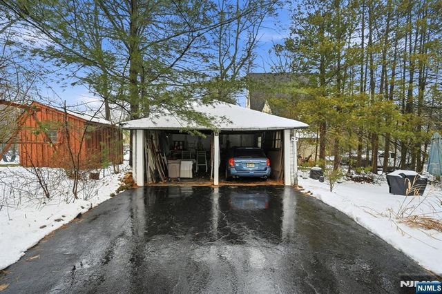 72 Fremont Avenue, Park Ridge, NJ 07656