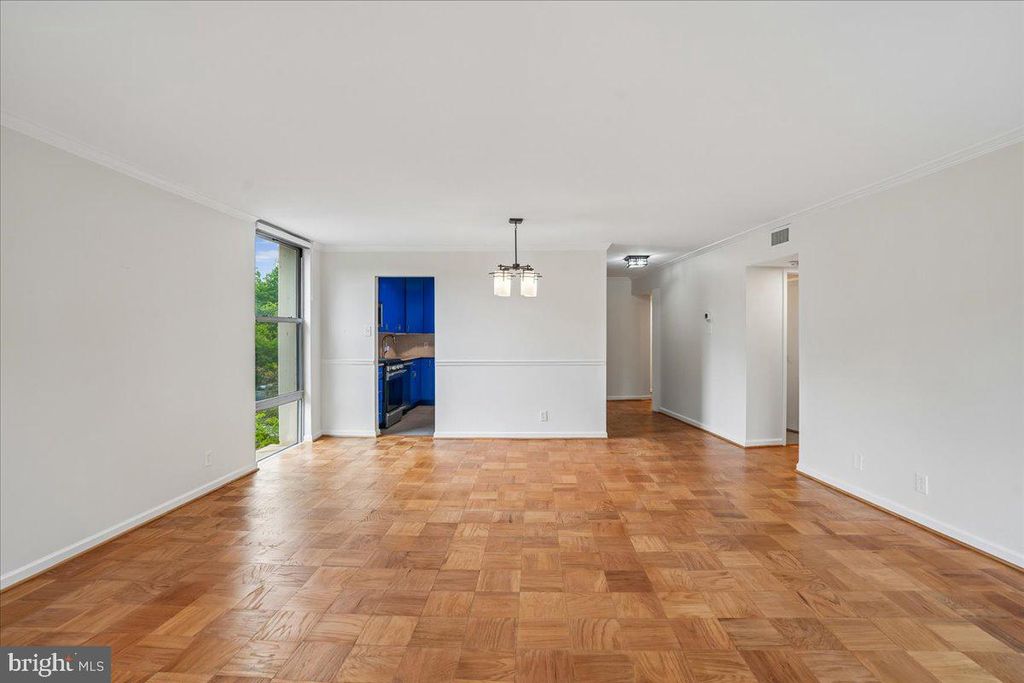 Image 9 of property listing at 9039 SLIGO CREEK PKWY #516, Silver Spring, MD 20901