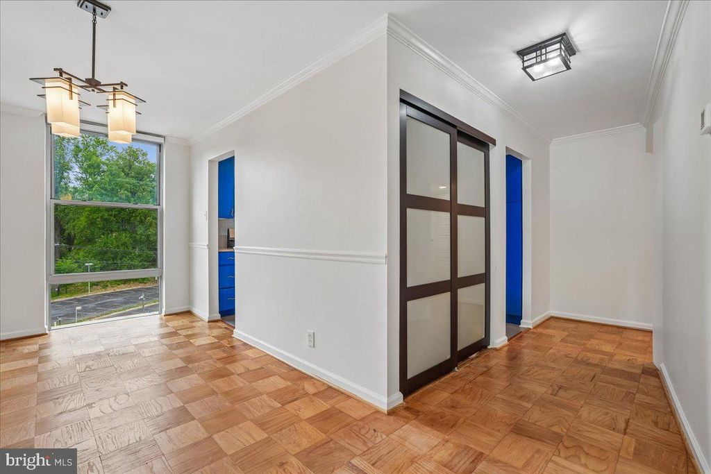 Image 10 of property listing at 9039 SLIGO CREEK PKWY #516, Silver Spring, MD 20901