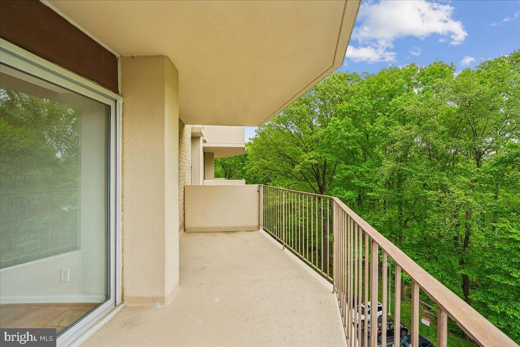 Image 19 of property listing at 9039 SLIGO CREEK PKWY #516, Silver Spring, MD 20901