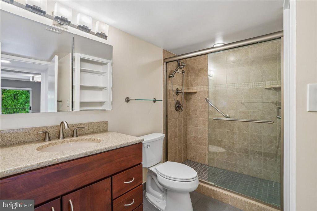 Image 24 of property listing at 9039 SLIGO CREEK PKWY #516, Silver Spring, MD 20901