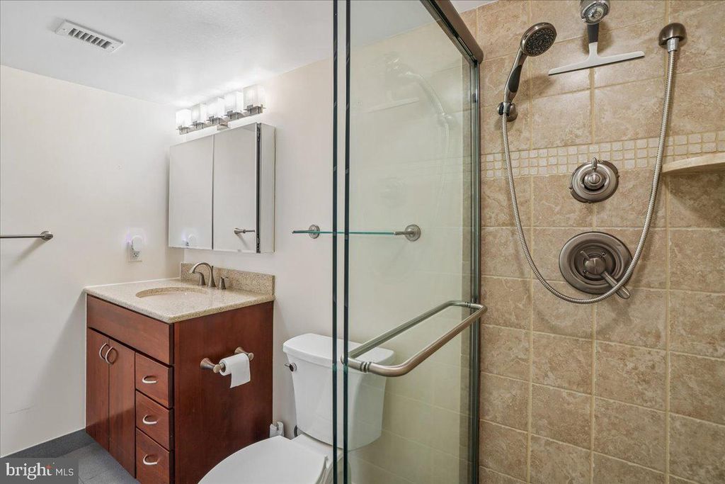 Image 25 of property listing at 9039 SLIGO CREEK PKWY #516, Silver Spring, MD 20901