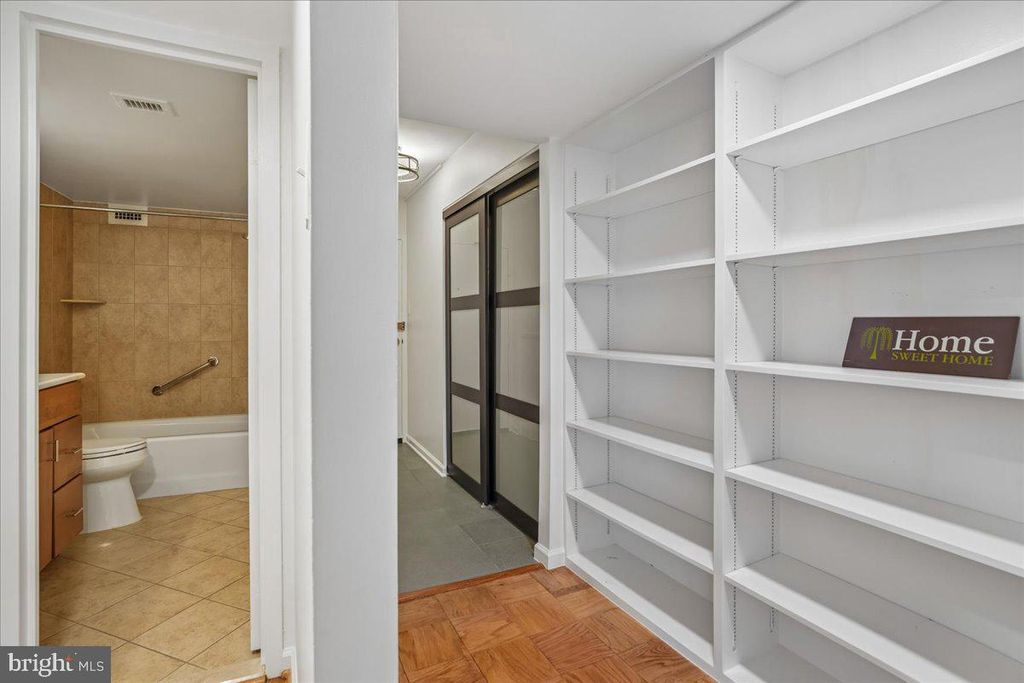 Image 29 of property listing at 9039 SLIGO CREEK PKWY #516, Silver Spring, MD 20901