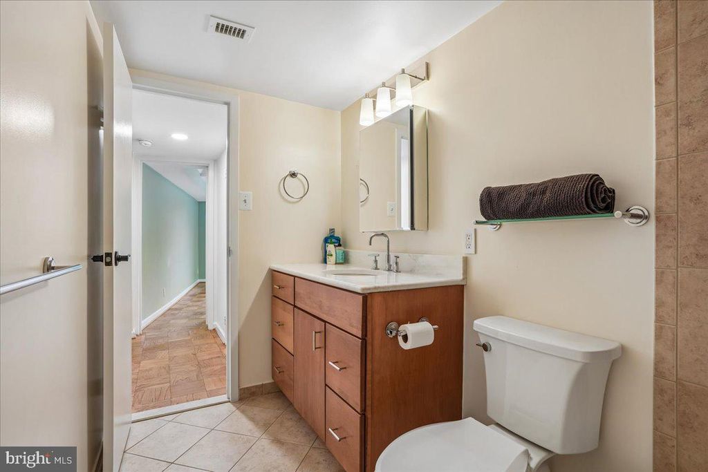Image 31 of property listing at 9039 SLIGO CREEK PKWY #516, Silver Spring, MD 20901
