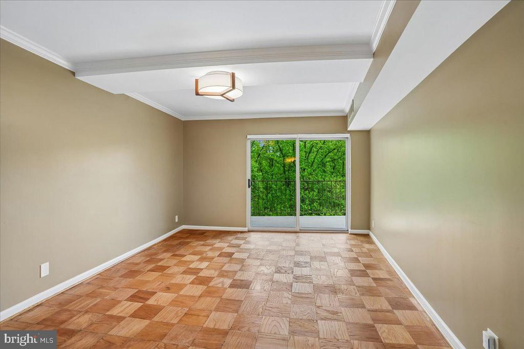 Image 6 of property listing at 9039 SLIGO CREEK PKWY #516, Silver Spring, MD 20901