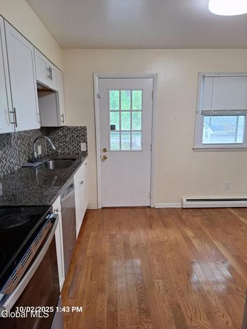 19 Wendell Drive, Colonie, NY 12205