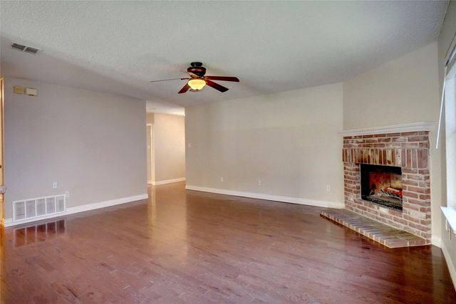 6061 Arabian Avenue, Fort Worth, TX 76179