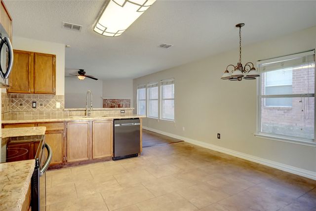 6061 Arabian Avenue, Fort Worth, TX 76179