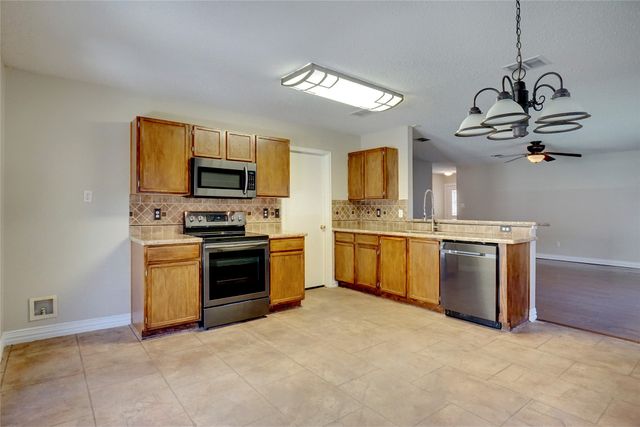 6061 Arabian Avenue, Fort Worth, TX 76179