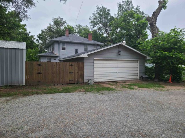 826 W 49th St N, Wichita, KS 67204