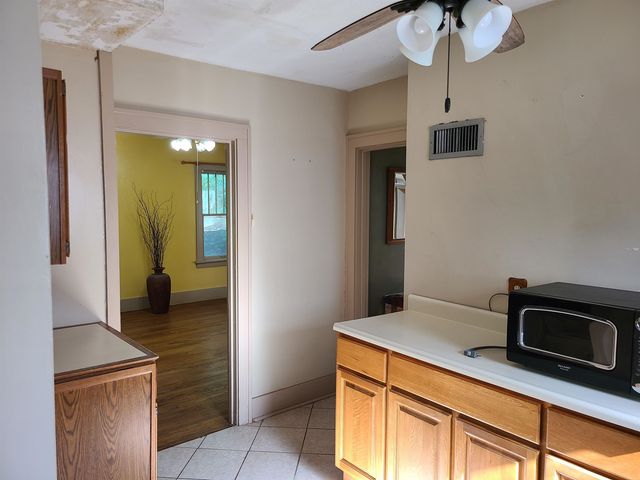 826 W 49th St N, Wichita, KS 67204