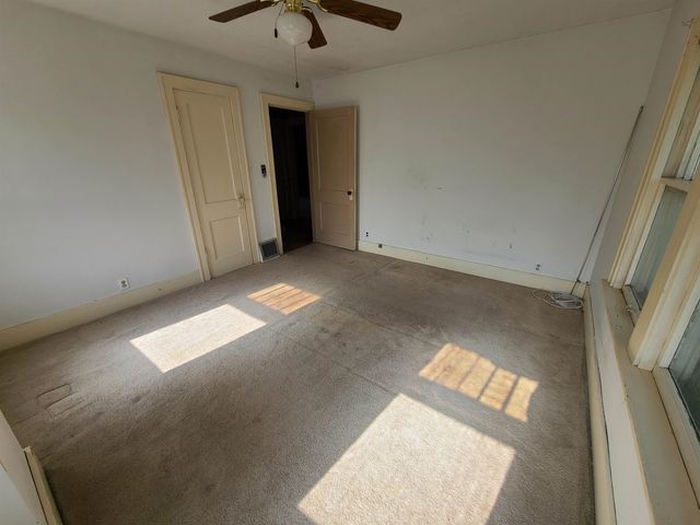 826 W 49th St N, Wichita, KS 67204