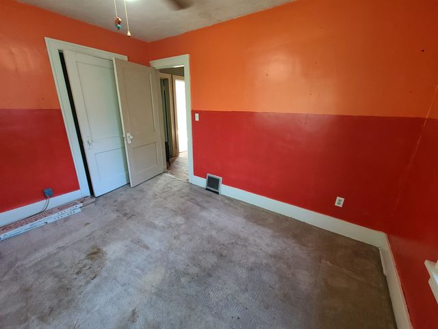826 W 49th St N, Wichita, KS 67204