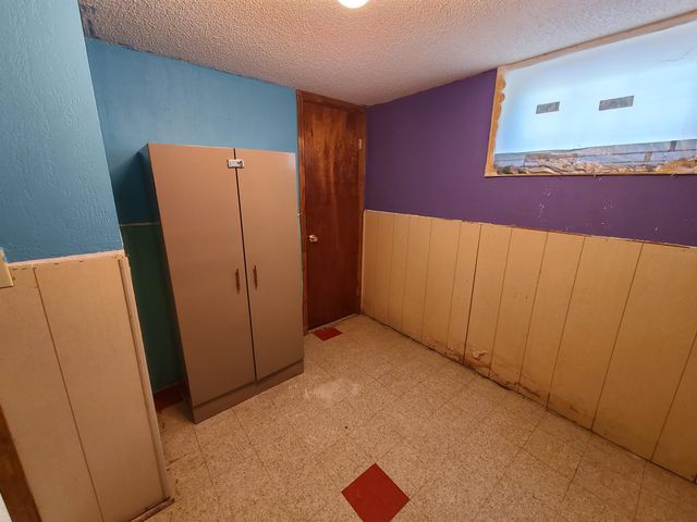 826 W 49th St N, Wichita, KS 67204