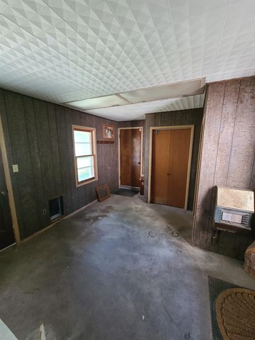 826 W 49th St N, Wichita, KS 67204
