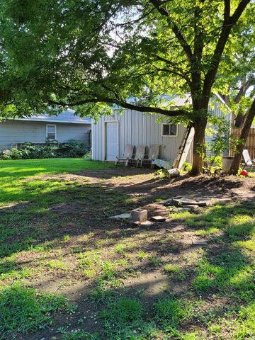 826 W 49th St N, Wichita, KS 67204