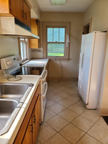 826 W 49th St N, Wichita, KS 67204