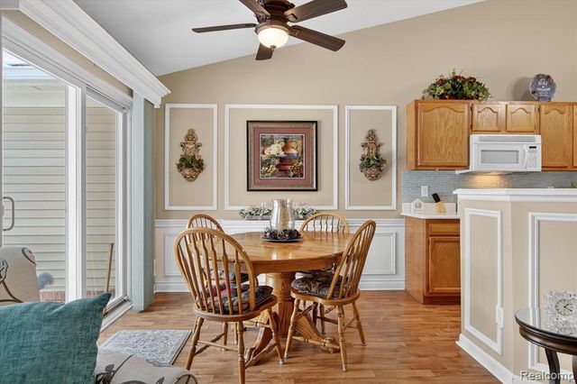6456 Pembrook Drive, Westland, MI 48185