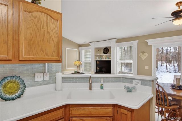6456 Pembrook Drive, Westland, MI 48185