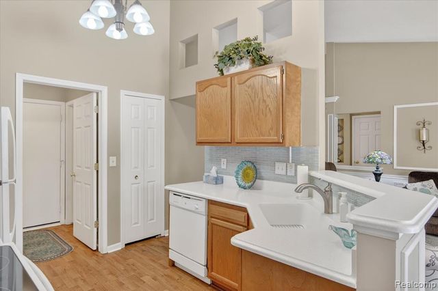 6456 Pembrook Drive, Westland, MI 48185