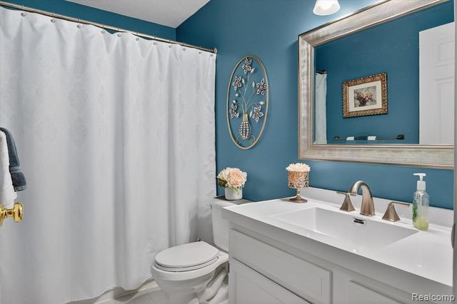 6456 Pembrook Drive, Westland, MI 48185