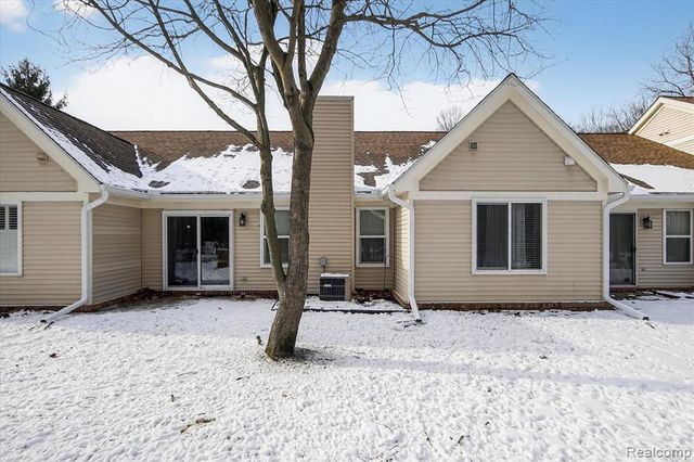 6456 Pembrook Drive, Westland, MI 48185
